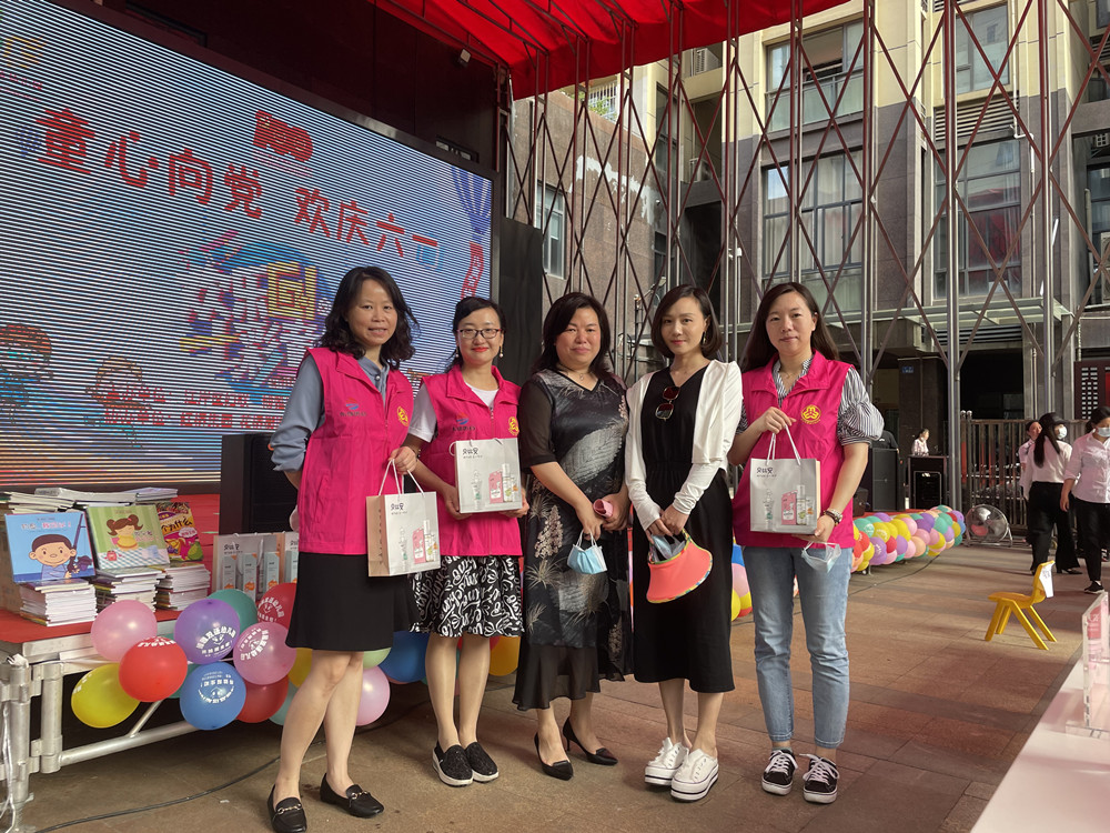 關愛兒童，呵護成長 ——東信醫(yī)藥聯(lián)合武漢市江岸區(qū)婦聯(lián)開展“六一”...