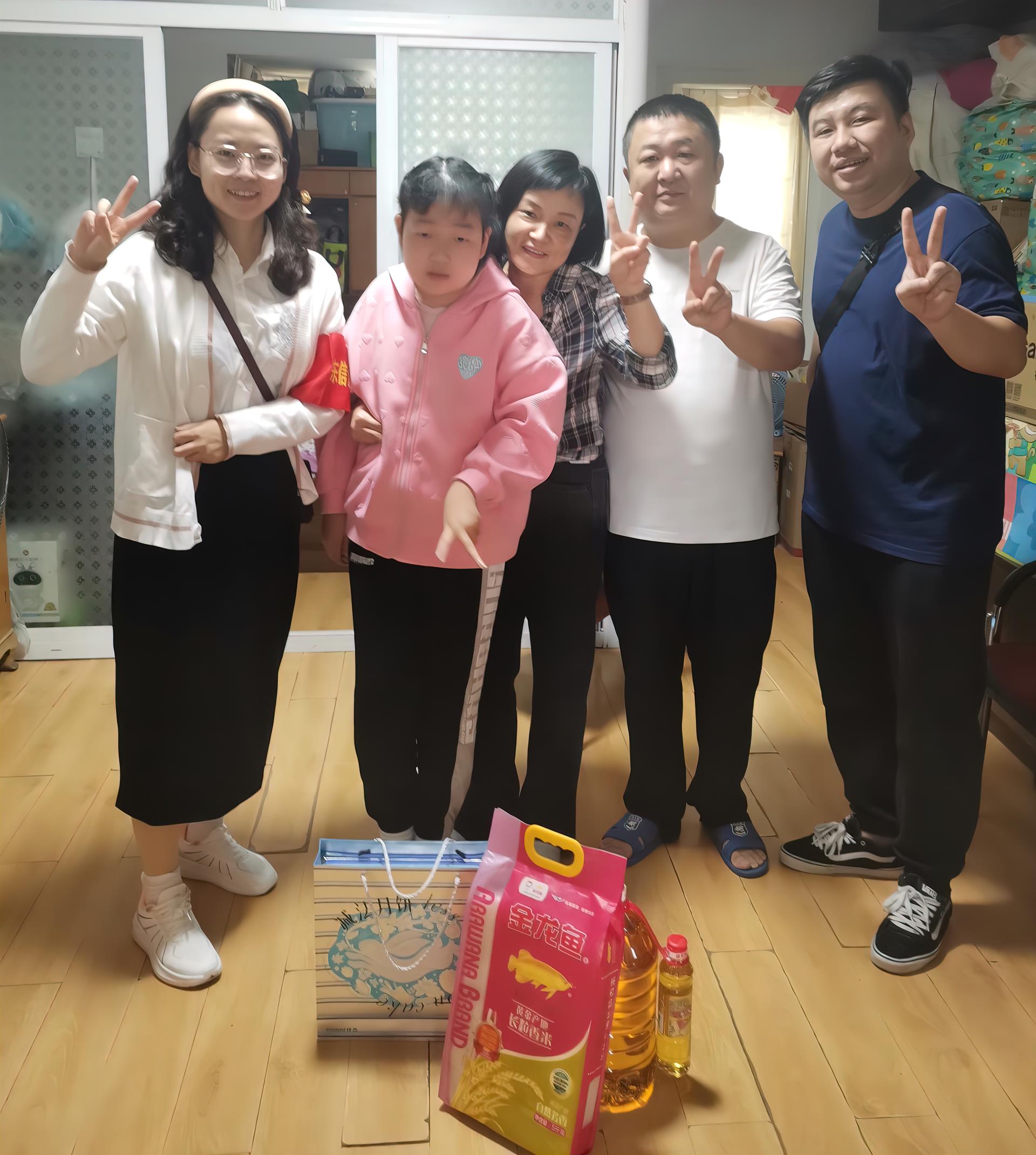 情暖中秋，與愛同行——東信醫(yī)藥團支部慰問結對幫扶兒童
